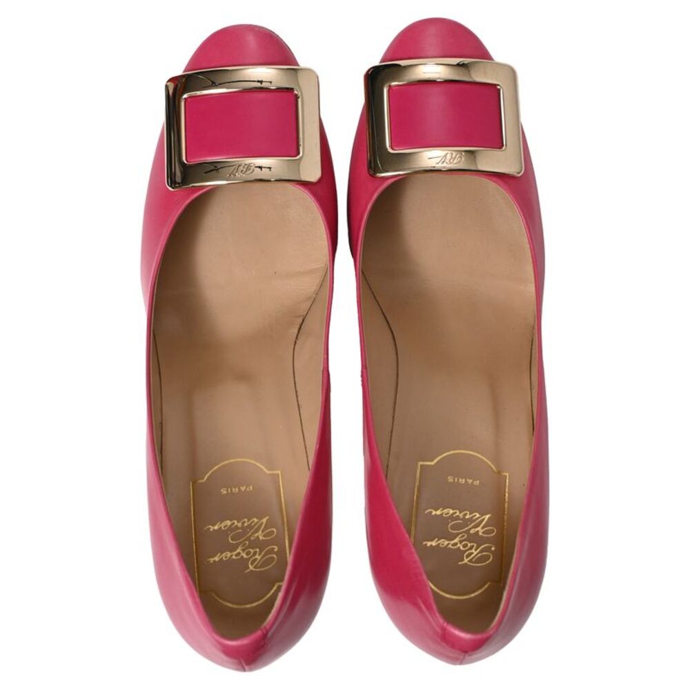 Roger Vivier Trompette Buckle Detail Pumps in Pink Calfskin Leather - Picture 6 of 10